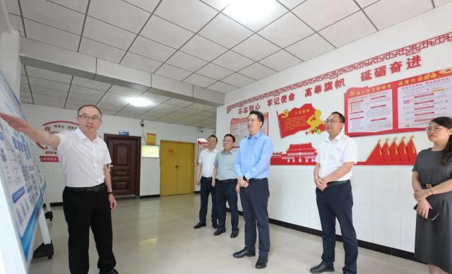 李文章开展2025年中高考慰问时强调：以最高标准、最严要求、最实举措护航考试公平公正安全