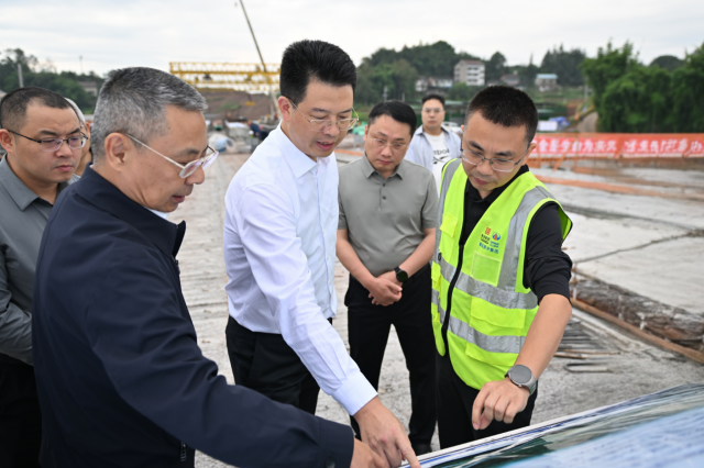 李文章调研包茂高速双马互通迁建及沿线项目建设情况